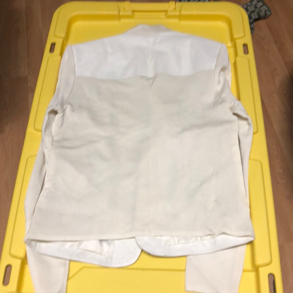 Beautiful Designed Jacket - image 3